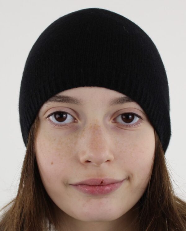 Cappellino liscio con costina 100% cashmere colore nero - immagine 4