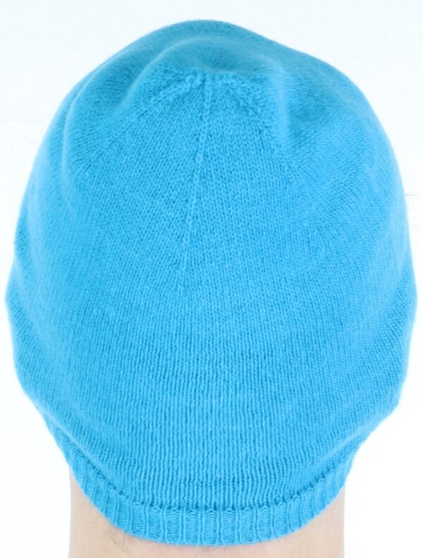 Cappellino liscio con costina 100% cashmere colore azzurro - immagine 2